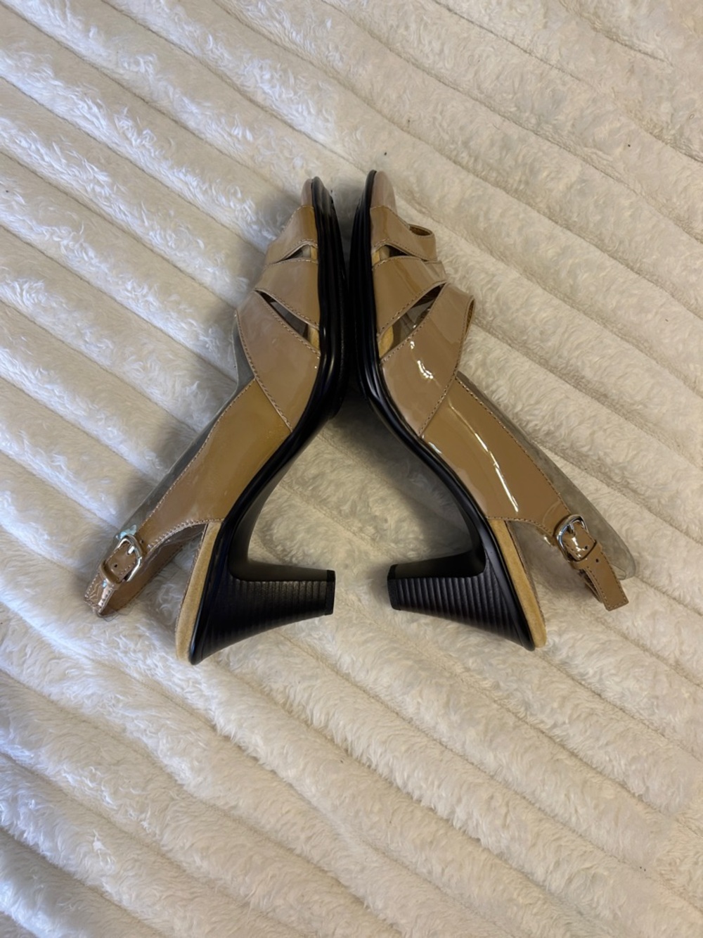 Softspots Neima Beige Patent Slingback Peep-Toe Heels NWT - Picture 13 of 14